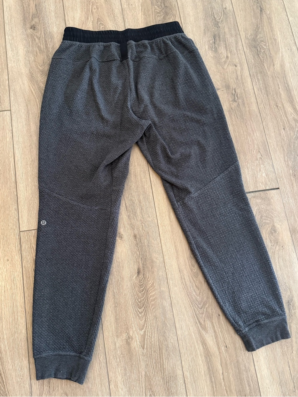 Lululemon At Ease Textured Jogger Men’s M Pants Sweatpants Gray LM5642S Jogger